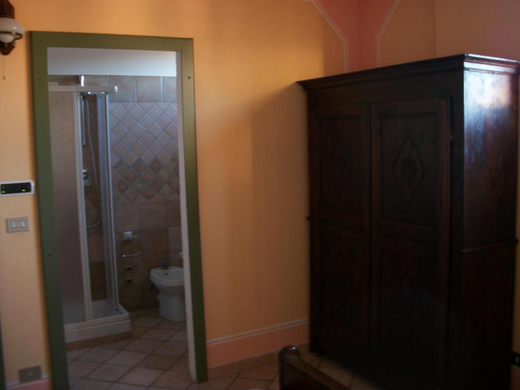 Cascina Ballarin La Morra Room photo