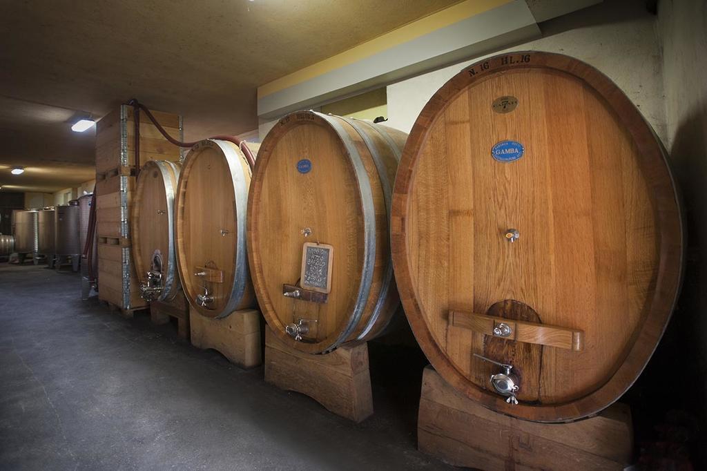 Cascina Ballarin La Morra Exterior photo