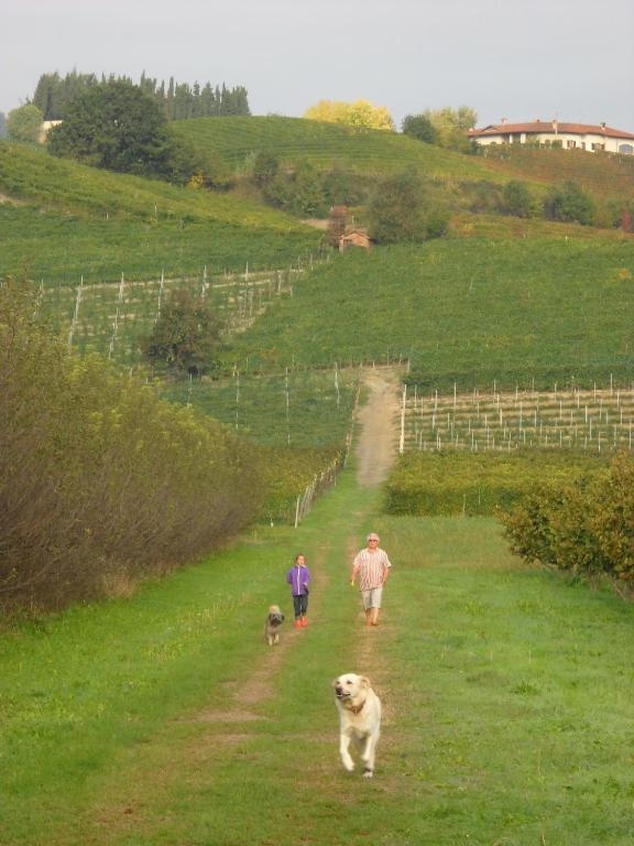 Cascina Ballarin La Morra Exterior photo