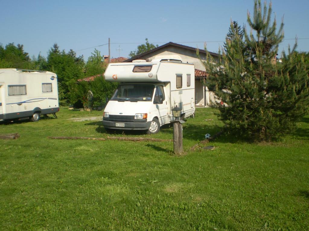 Cascina Ballarin La Morra Exterior photo