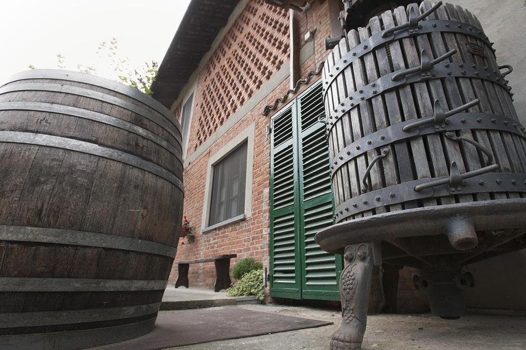 Cascina Ballarin La Morra Exterior photo