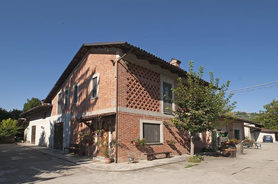 Cascina Ballarin La Morra Exterior photo